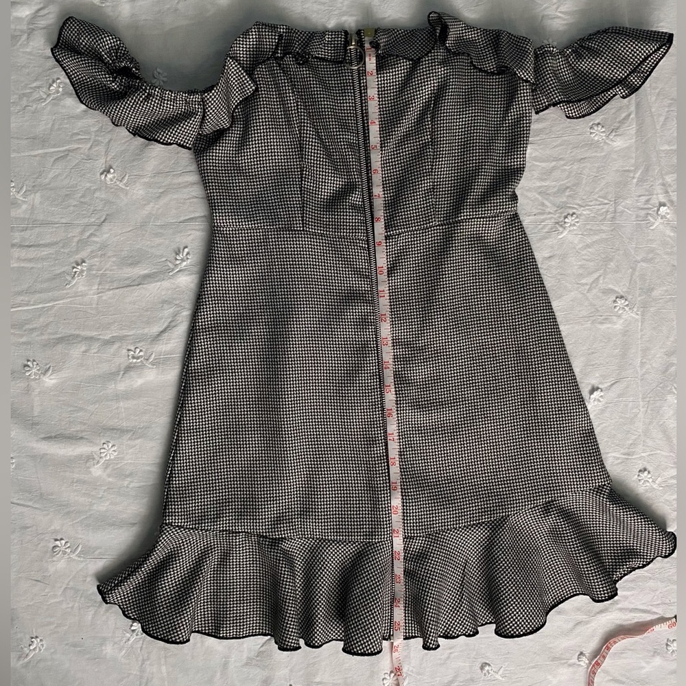 Dress - Picture 4 of 6